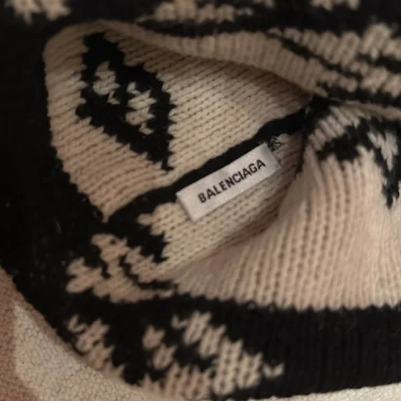 Balenciaga unisex black white wool knit logo beanie Worn twice *blogger*